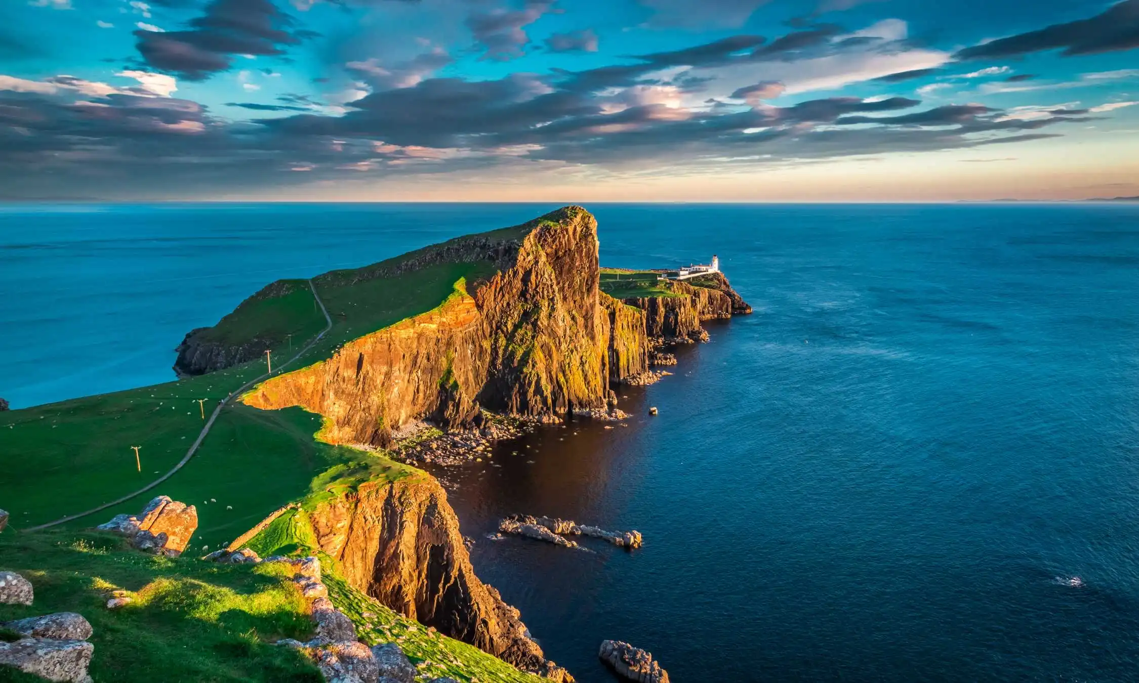 Tour della Scozia scogliere